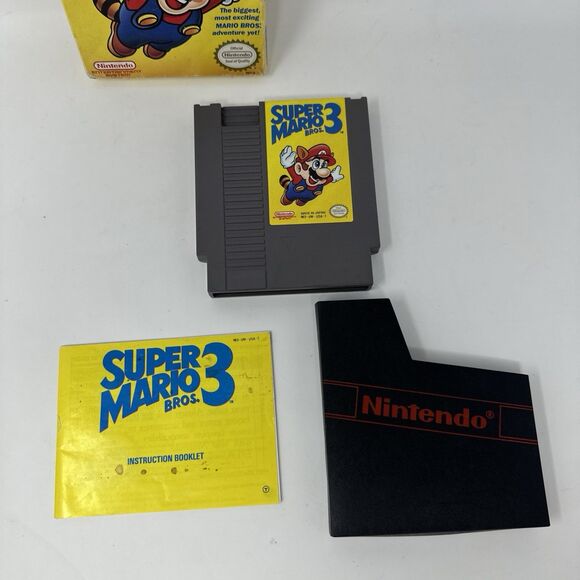 Super Mario Bros 3 Nintendo NES Complete in Box CIB Cartridge Manual Box - Picture 9 of 15